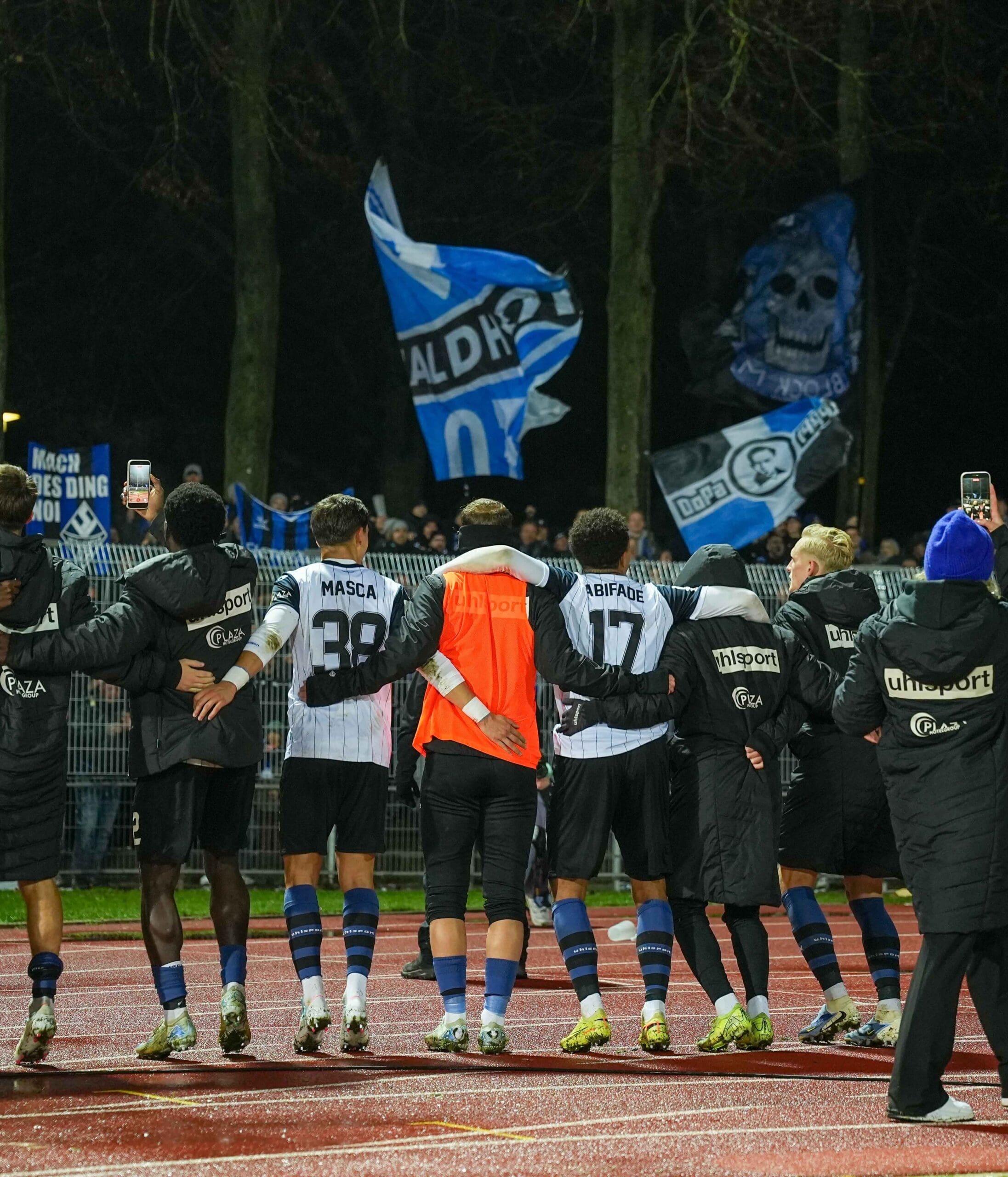 Christoph_Kinzinger_251129-1133-scaled-aspect-ratio-1028-1200