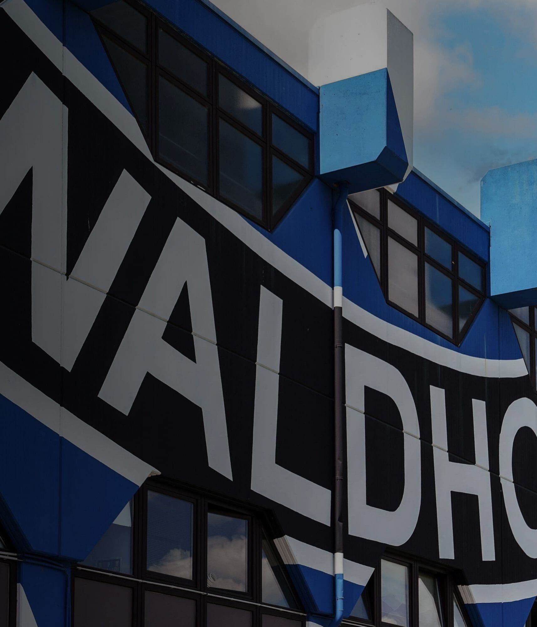 DER-SVW-Hero-image-scaled-aspect-ratio-1028-1200